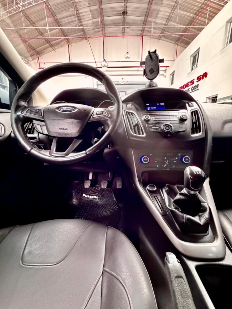Ford FOCUS SE MT — foto 5
